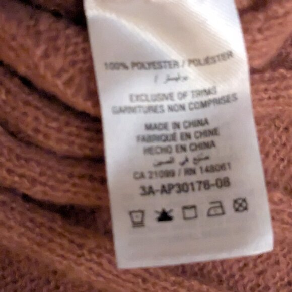 Pink v-neck crewneck sweater - Picture 2 of 3